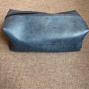 Cole Haan Leather travel pouch- Blue. American Airlines edition.  INV25/481